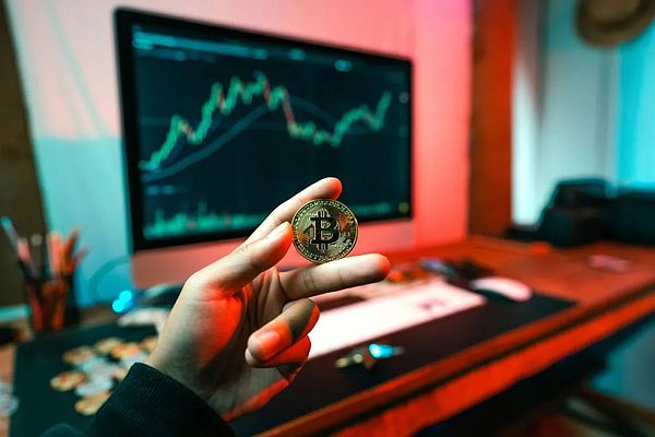 洪伟午间观察：比特币和以太坊当前走势深度剖析